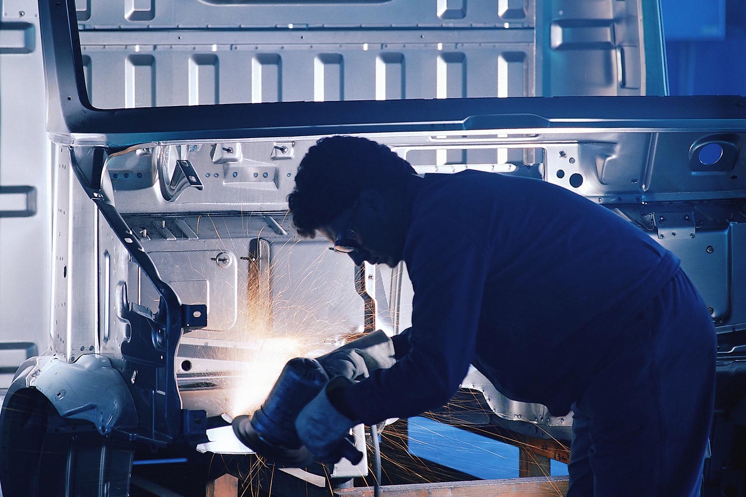 Nuestras diferentes divisiones nos permiten abarcar desde la ingeniería, fabricación, construcción y montaje de proyectos industriales, hasta su puesta en marcha poniendo en práctica los más altos estándares de seguridad, calidad y medioambiente.